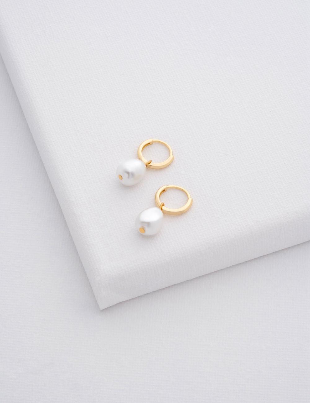 Ted Baker PERIAA - Pearl Drop Pendant Huggie Women Earrings Gold | Malaysia  7526-UYBHV
